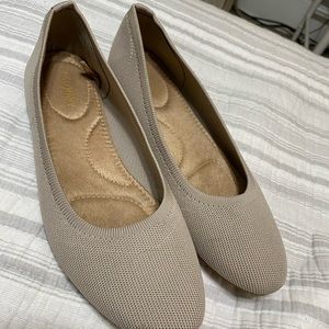 Size 8 Nude Flats!